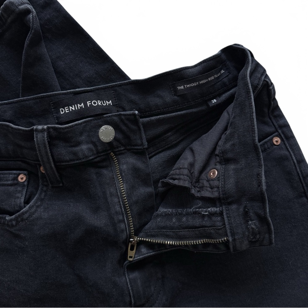 Aritzia Denim Forum The Twiggy High Rise Flare 30L - Black - Size 28 - Picture 6 of 8